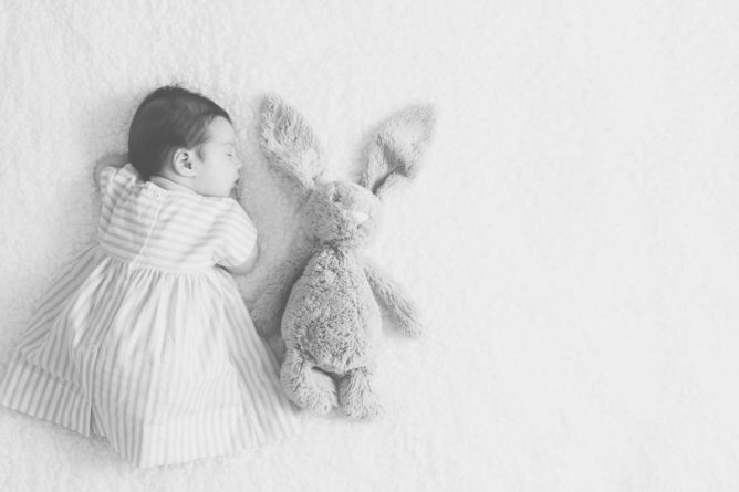 03 Foto Neogennito Moro φωτογραφιση μωρου μαιευτηριο φωτογραφος νεογεννητου μωρο οικογενεια παιδια