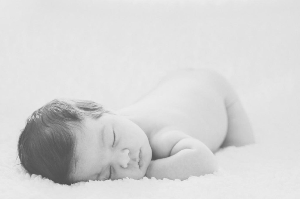 05 Foto Neogennito Moro φωτογραφιση μωρου μαιευτηριο φωτογραφος νεογεννητου μωρο οικογενεια παιδια