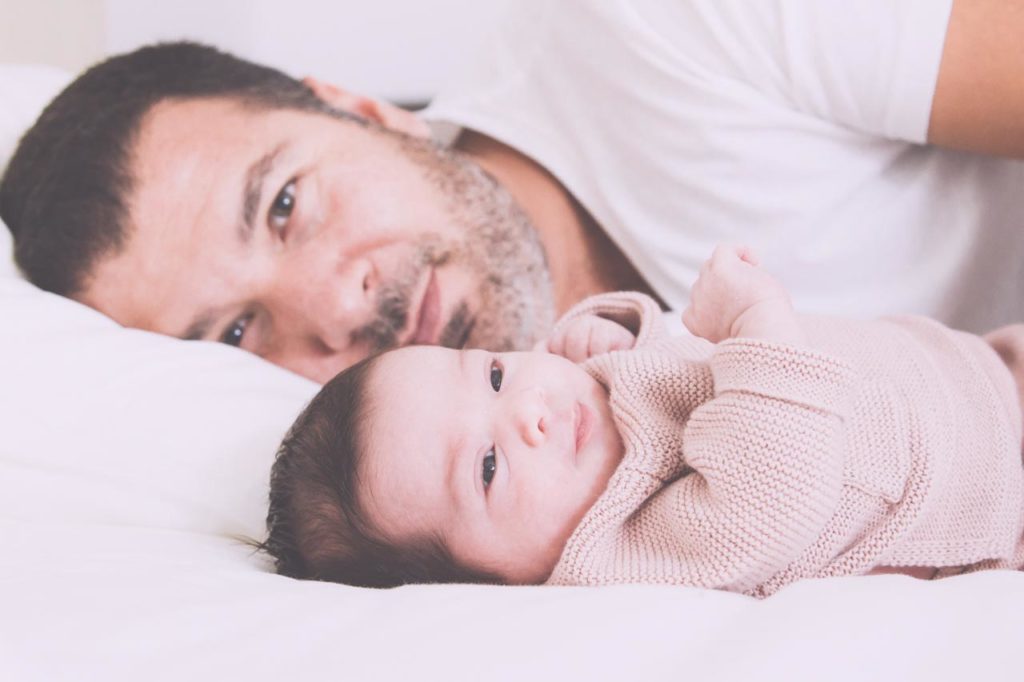 15 Foto Neogennito Moro φωτογραφιση μωρου μαιευτηριο φωτογραφος νεογεννητου μωρο οικογενεια παιδια