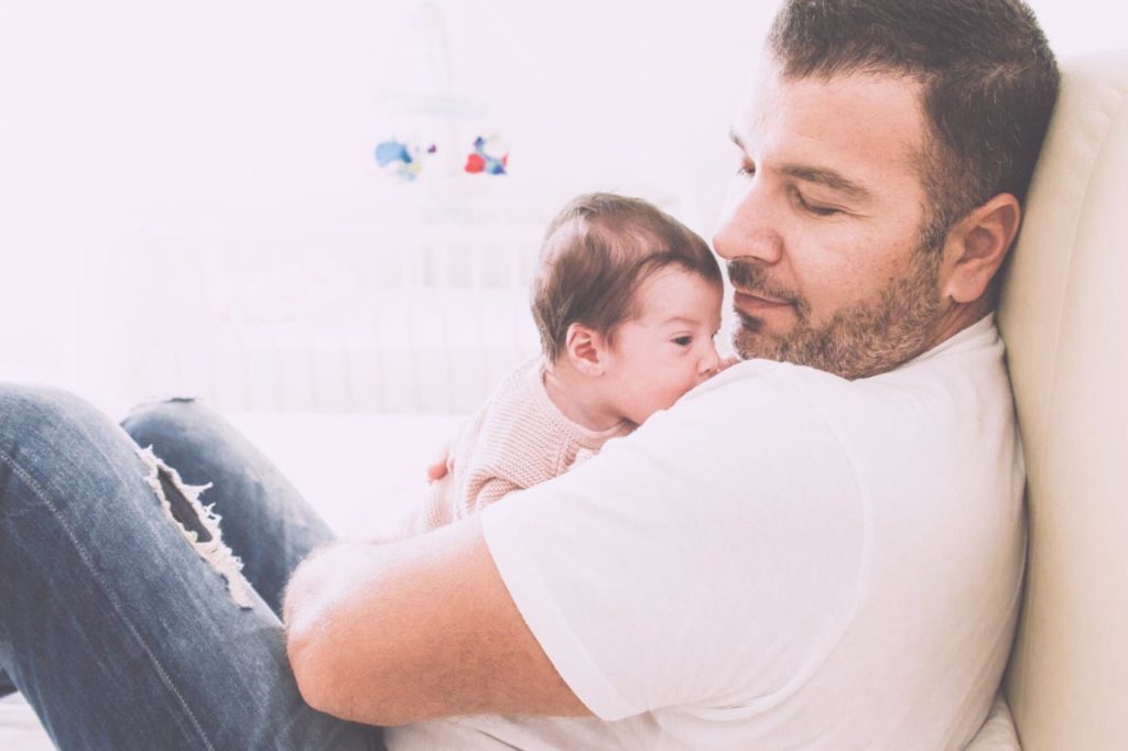 18 Foto Neogennito Moro φωτογραφιση μωρου μαιευτηριο φωτογραφος νεογεννητου μωρο οικογενεια παιδια