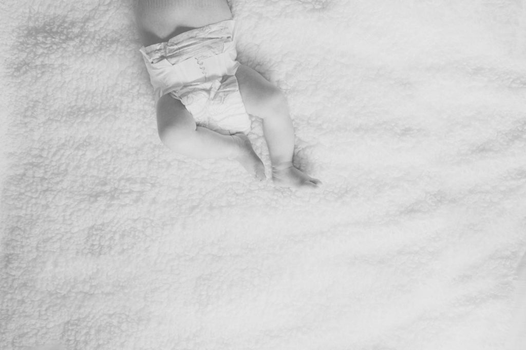 26 Foto Neogennito Moro φωτογραφιση μωρου μαιευτηριο φωτογραφος νεογεννητου μωρο οικογενεια παιδια