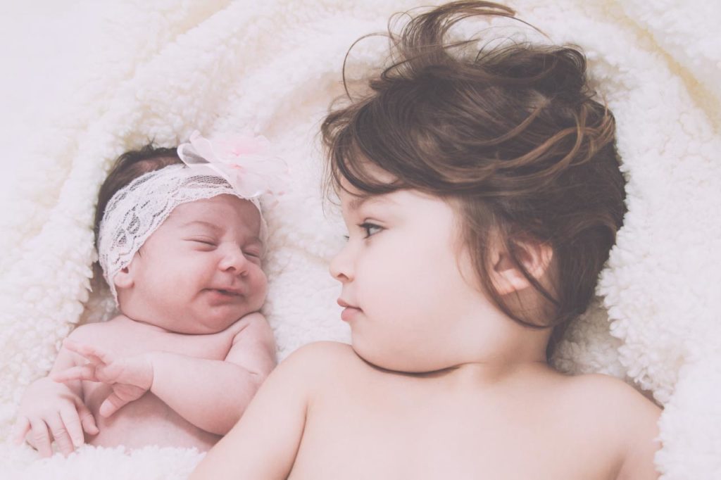 29 Foto Neogennito Moro φωτογραφιση μωρου μαιευτηριο φωτογραφος νεογεννητου μωρο οικογενεια παιδια